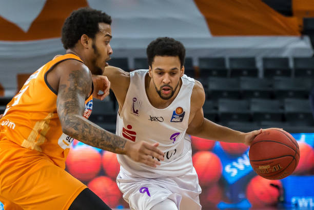 鼓励身体接 鼓励身体接