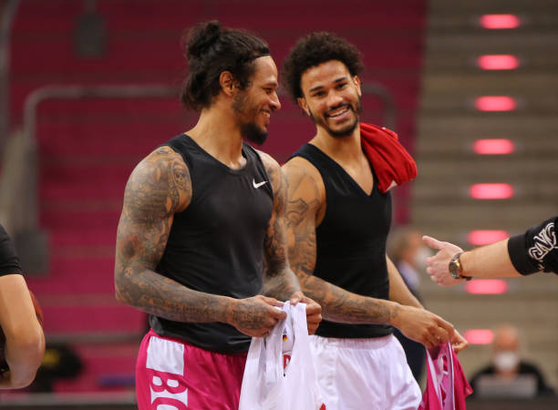 采访时纷纷 采访时纷纷